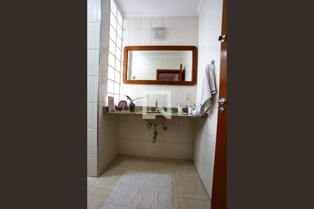 Casa à venda com 125m², 4 quartos e 2 vagas Casa à venda com 125m², 4 quartos e 2 vagasBanheiro da Suíte