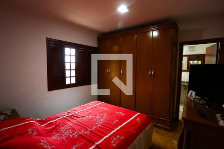 Casa à venda com 125m², 4 quartos e 2 vagas Casa à venda com 125m², 4 quartos e 2 vagassuítes