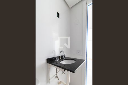 Apartamento à venda com 57m², 2 quartos e 1 vaga Apartamento à venda com 57m², 2 quartos e 1 vagaBanheiro