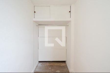 Apartamento à venda com 70m², 2 quartos e 1 vaga Apartamento à venda com 70m², 2 quartos e 1 vagaQuarto de Serviço