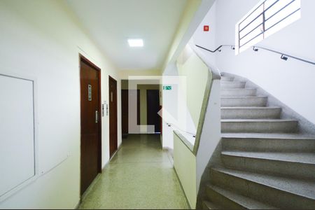 Apartamento à venda com 70m², 2 quartos e 1 vaga Apartamento à venda com 70m², 2 quartos e 1 vagaHall social