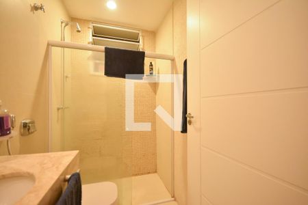 Banheiro de apartamento à venda com 1 quarto, 48m² em Flamengo, Rio de Janeiro
