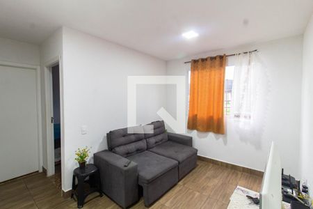 Sala de apartamento para alugar com 2 quartos, 42m² em Cerâmica, Nova Iguaçu