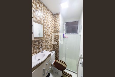 Banheiro de apartamento para alugar com 2 quartos, 42m² em Cerâmica, Nova Iguaçu