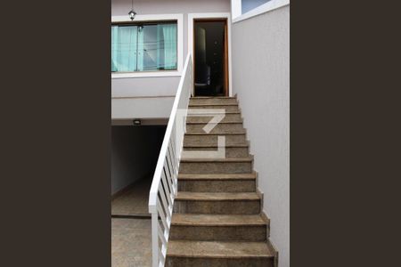 Casa à venda com 240m², 5 quartos e 3 vagasESCADA DE ACESSO A CASA