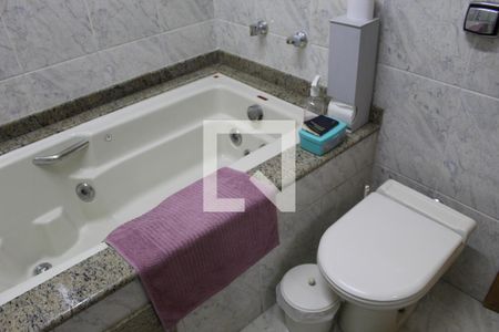 Casa à venda com 240m², 5 quartos e 3 vagasBANHEIRO DA SUÍTE 3