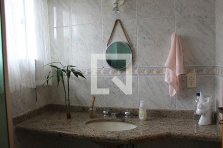 Casa à venda com 240m², 5 quartos e 3 vagasBANHEIRO DA SUÍTE 2