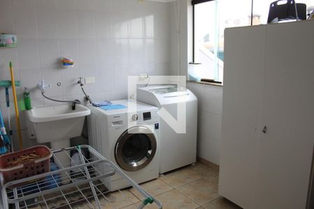 Casa à venda com 240m², 5 quartos e 3 vagasÁREA DE SERVIÇO