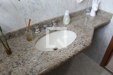 Casa à venda com 240m², 5 quartos e 3 vagasBANHEIRO DA SUÍTE 2