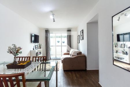 Sala de casa de condomínio para alugar com 2 quartos, 120m² em Indianópolis, São Paulo