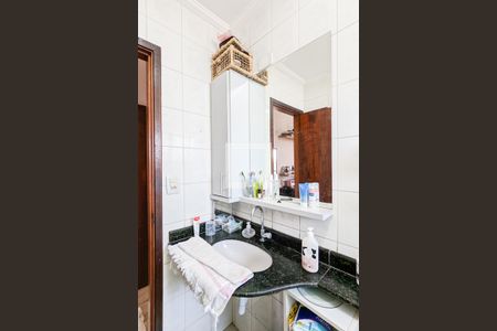 Apartamento à venda com 140m², 2 quartos e 1 vaga Apartamento à venda com 140m², 2 quartos e 1 vagaBanheiro da suíte