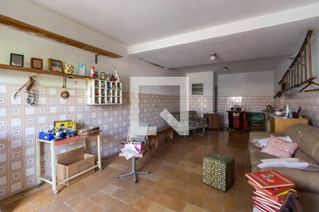 Casa à venda com 330m², 3 quartos e 2 vagas Casa à venda com 330m², 3 quartos e 2 vagasGaragem 2