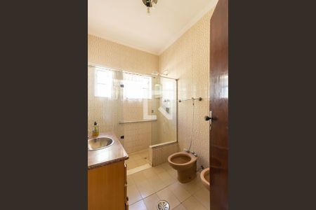 Casa à venda com 330m², 3 quartos e 2 vagas Casa à venda com 330m², 3 quartos e 2 vagasBanheiro