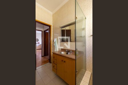 Casa à venda com 330m², 3 quartos e 2 vagas Casa à venda com 330m², 3 quartos e 2 vagasBanheiro