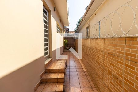 Casa à venda com 330m², 3 quartos e 2 vagas Casa à venda com 330m², 3 quartos e 2 vagasCorredor
