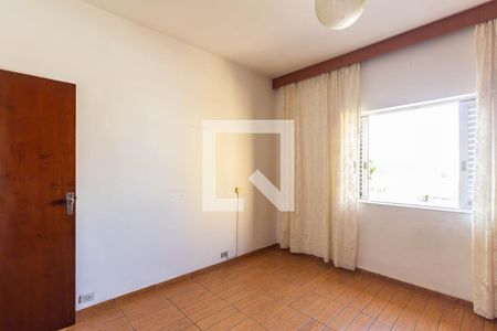 Casa à venda com 330m², 3 quartos e 2 vagas Casa à venda com 330m², 3 quartos e 2 vagasQuarto