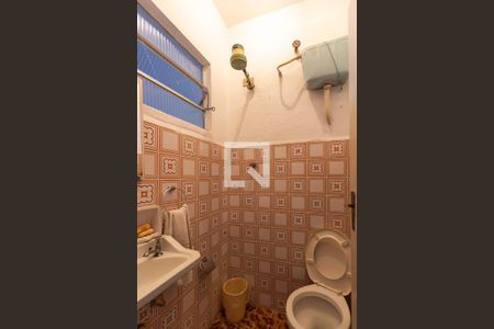 Casa à venda com 330m², 3 quartos e 2 vagas Casa à venda com 330m², 3 quartos e 2 vagasBanheiro da Garagem 2