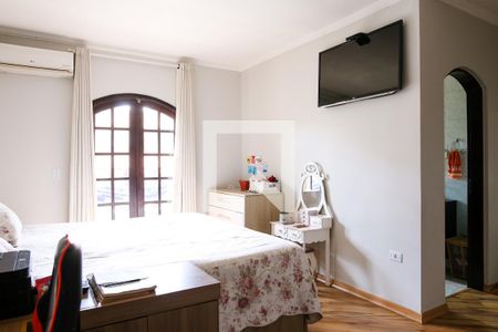 Suíte de casa à venda com 4 quartos, 230m² em Parque Oratório, Santo André