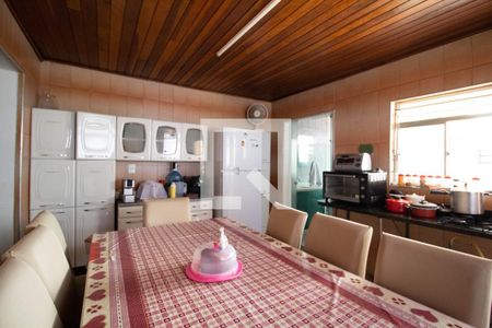 Casa à venda com 310m², 3 quartos e 5 vagas Casa à venda com 310m², 3 quartos e 5 vagasCozinha 2