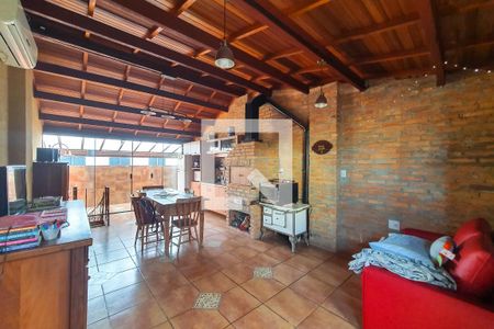 Casa à venda com 190m², 2 quartos e 2 vagas Casa à venda com 190m², 2 quartos e 2 vagasTerraço / Churrasqueira