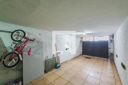 Casa à venda com 190m², 2 quartos e 2 vagas Casa à venda com 190m², 2 quartos e 2 vagasGaragem