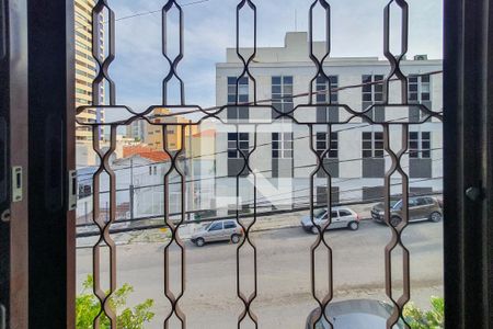 Casa à venda com 190m², 2 quartos e 2 vagas Casa à venda com 190m², 2 quartos e 2 vagasJanela Quarto 1