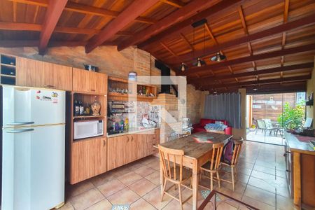 Casa à venda com 190m², 2 quartos e 2 vagas Casa à venda com 190m², 2 quartos e 2 vagasTerraço / Churrasqueira