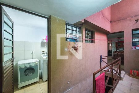 Casa à venda com 190m², 2 quartos e 2 vagas Casa à venda com 190m², 2 quartos e 2 vagasLavanderia