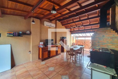 Casa à venda com 190m², 2 quartos e 2 vagas Casa à venda com 190m², 2 quartos e 2 vagasTerraço / Churrasqueira