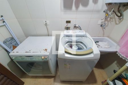 Casa à venda com 190m², 2 quartos e 2 vagas Casa à venda com 190m², 2 quartos e 2 vagasLavanderia