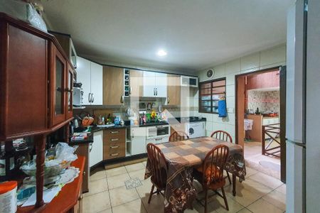 Casa à venda com 190m², 2 quartos e 2 vagas Casa à venda com 190m², 2 quartos e 2 vagasCozinha