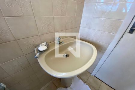 Casa à venda com 190m², 2 quartos e 2 vagasBanheiro