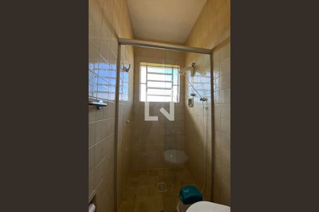 Casa à venda com 190m², 2 quartos e 2 vagasBanheiro