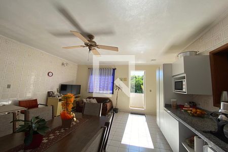 Casa à venda com 190m², 2 quartos e 2 vagasCozinha