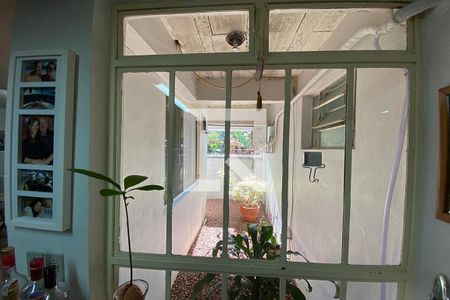 Casa à venda com 190m², 2 quartos e 2 vagasEdícula