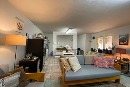 Casa à venda com 190m², 2 quartos e 2 vagasEdícula