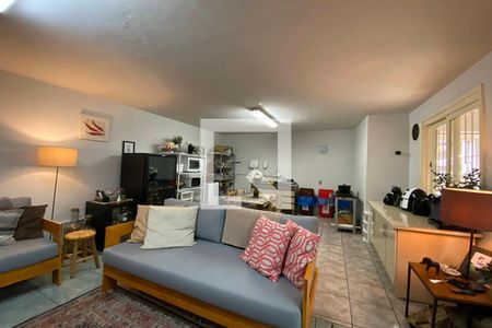 Casa à venda com 190m², 2 quartos e 2 vagasEdícula