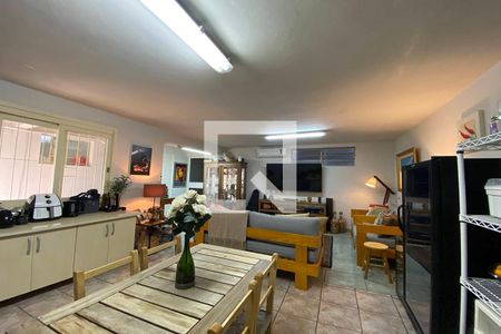 Casa à venda com 190m², 2 quartos e 2 vagasEdícula