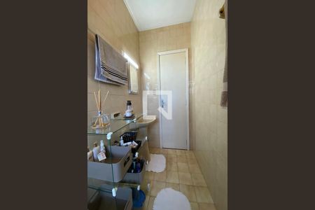 Casa à venda com 190m², 2 quartos e 2 vagasBanheiro