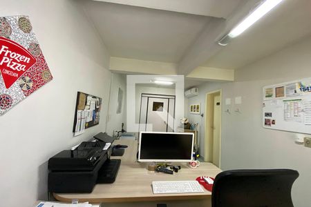 Casa à venda com 190m², 2 quartos e 2 vagasEscritório