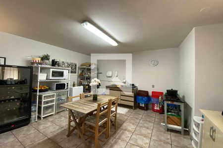 Casa à venda com 190m², 2 quartos e 2 vagasEdícula