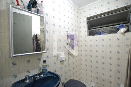 Banheiro de apartamento à venda com 1 quarto, 48m² em Jardim Botânico, Porto Alegre