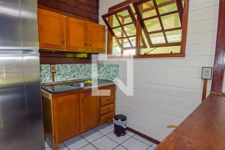 Cozinha de casa de condomínio para alugar com 2 quartos, 60m² em Barra da Lagoa, Florianópolis