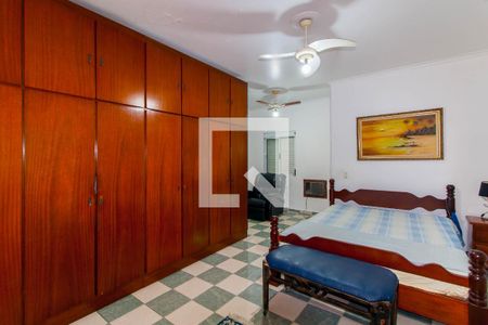 Casa à venda com 240m², 4 quartos e 4 vagasSuíte 1