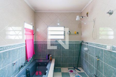 Casa à venda com 240m², 4 quartos e 4 vagasBanheiro da Suíte 1