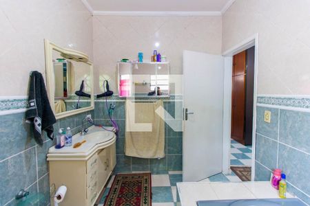 Casa à venda com 240m², 4 quartos e 4 vagasBanheiro da Suíte 1