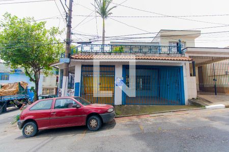 Casa à venda com 240m², 4 quartos e 4 vagasFachada