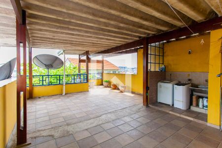 Casa à venda com 240m², 4 quartos e 4 vagasLavanderia