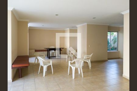 Apartamento à venda com 123m², 3 quartos e 1 vaga Apartamento à venda com 123m², 3 quartos e 1 vagaÁrea comum - Salão de festas