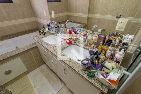 Apartamento à venda com 132m², 3 quartos e 3 vagasBanheiro Suíte 1